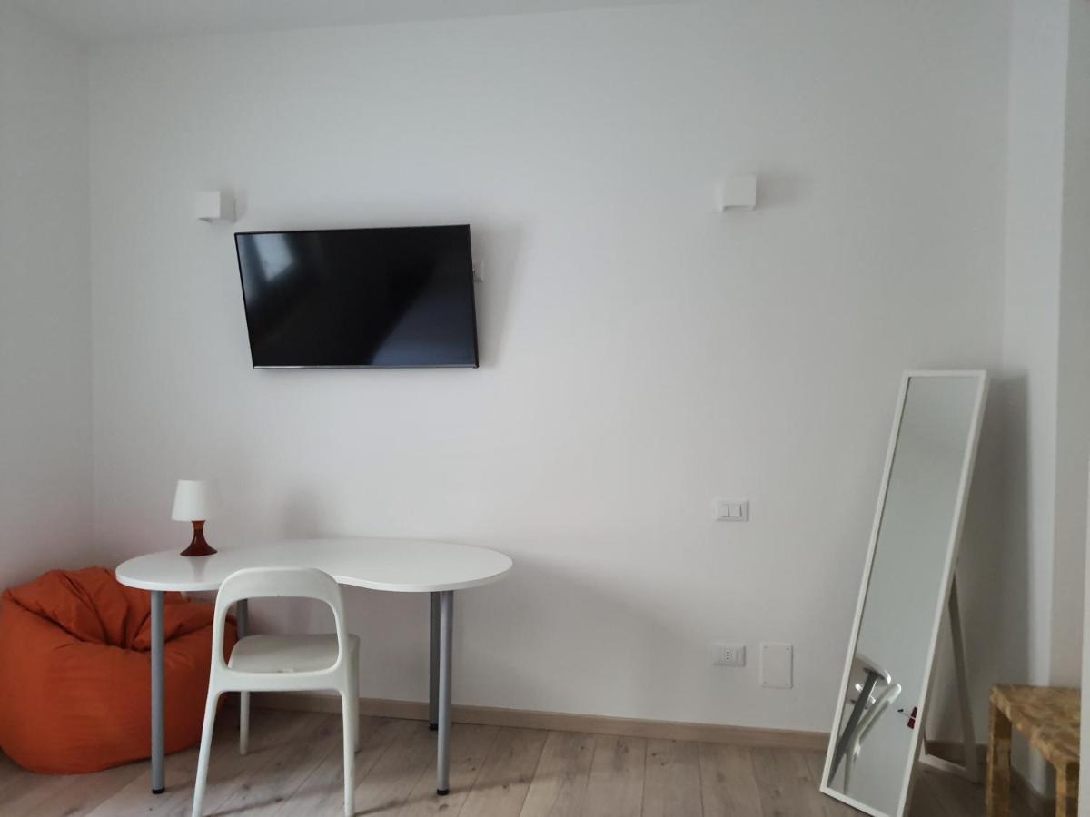 Isabella D'Aragona Guest House Barletta Bagian luar foto